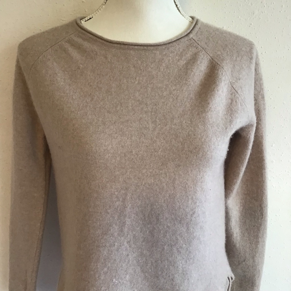 Vince. Women Elegant Warm Beige Crew Neck Sweater S - Picture 4 of 12